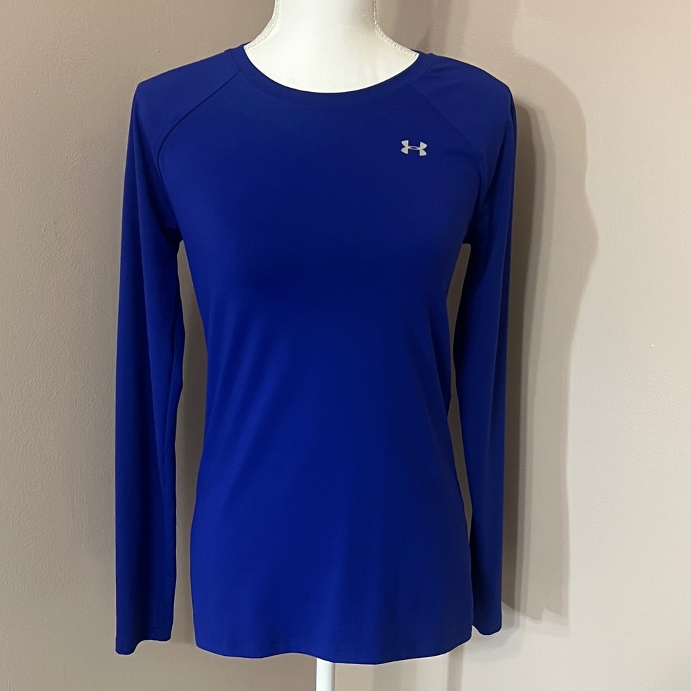 ⭐️ 2 for $15. Under Armour Women's Blue heat gear Long Sleeve stretchy Tee